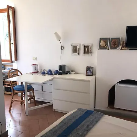 Stanza Indipendente Super Arredata E Luminosissima Rio nell'Elba